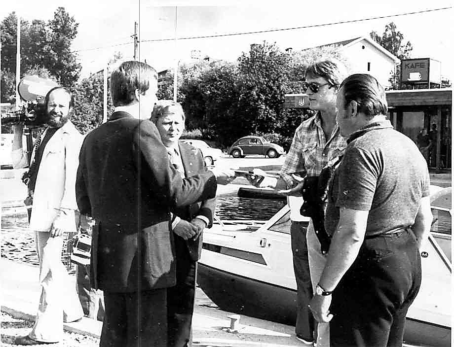 Gerald Fordin poika satamassa, kuvassa myos mm. Raimo Kainu ja Veli Huttunen.JPG